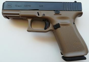 Glock 19 Gen5 CERAKOTE ELITE COYOTE