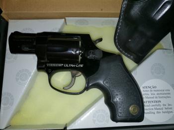 Revolver Taurus 85 UL .38Spec.