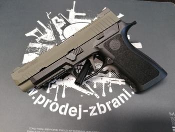 P320 XFULL R2 CERAKOTE GREEN, tritiová mířidla