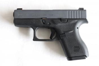 Glock 42 Cerakote Sniper Grey, mířidla Night Fision