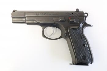 CZ 75B, černá