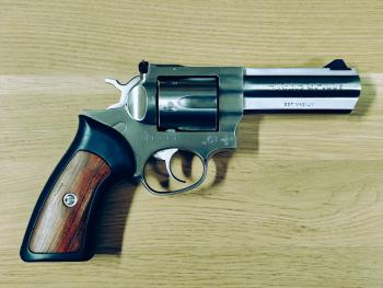 Revolver RUGER GP 100