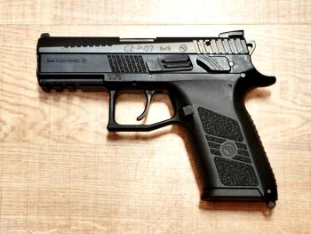 Samonabíjecí pistole CZ P-07, 9 mm Luger