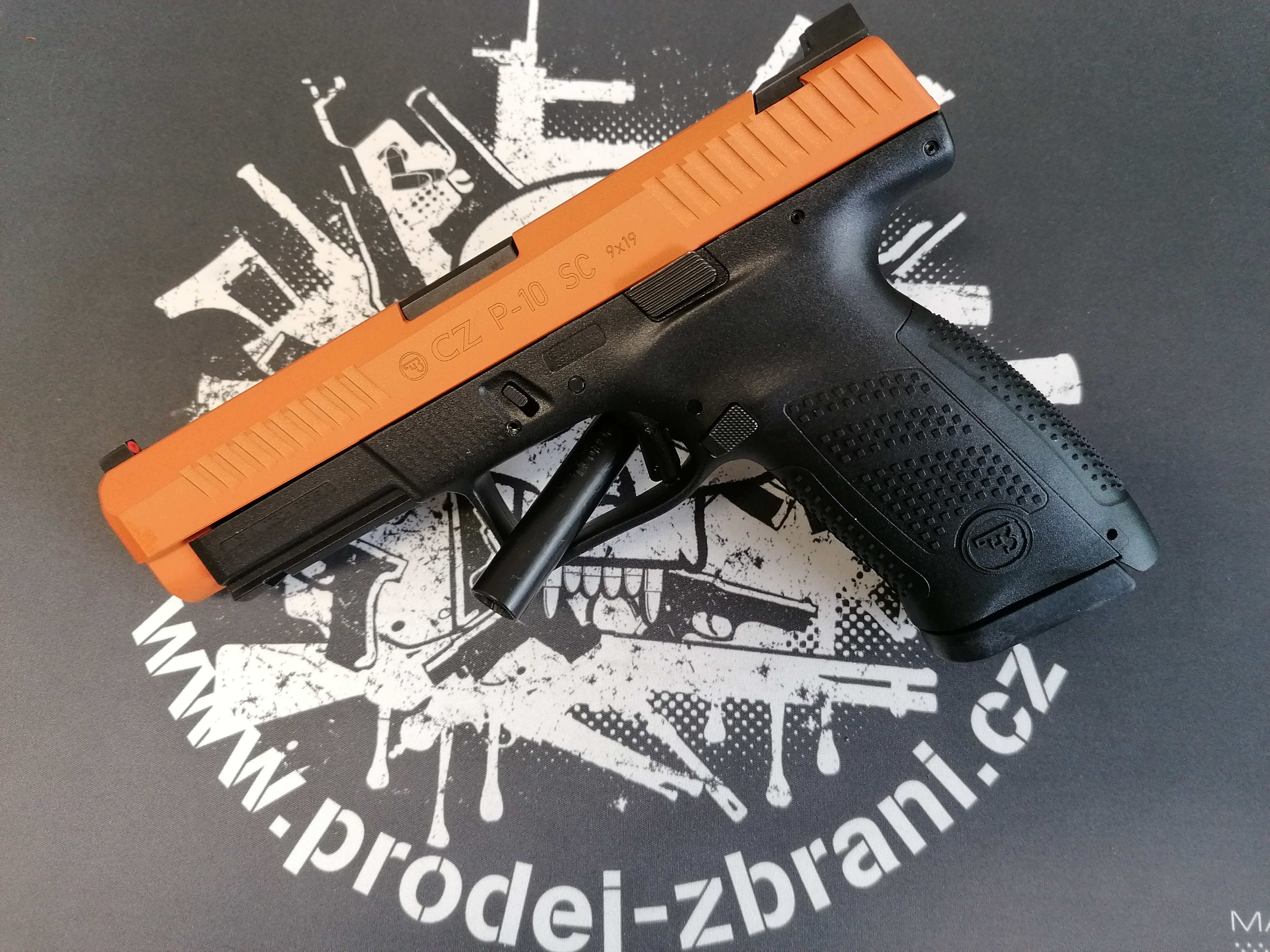 CZ P-10 SC CERAKOTE TEQUILA SUNRISE, mířidla Night Fision