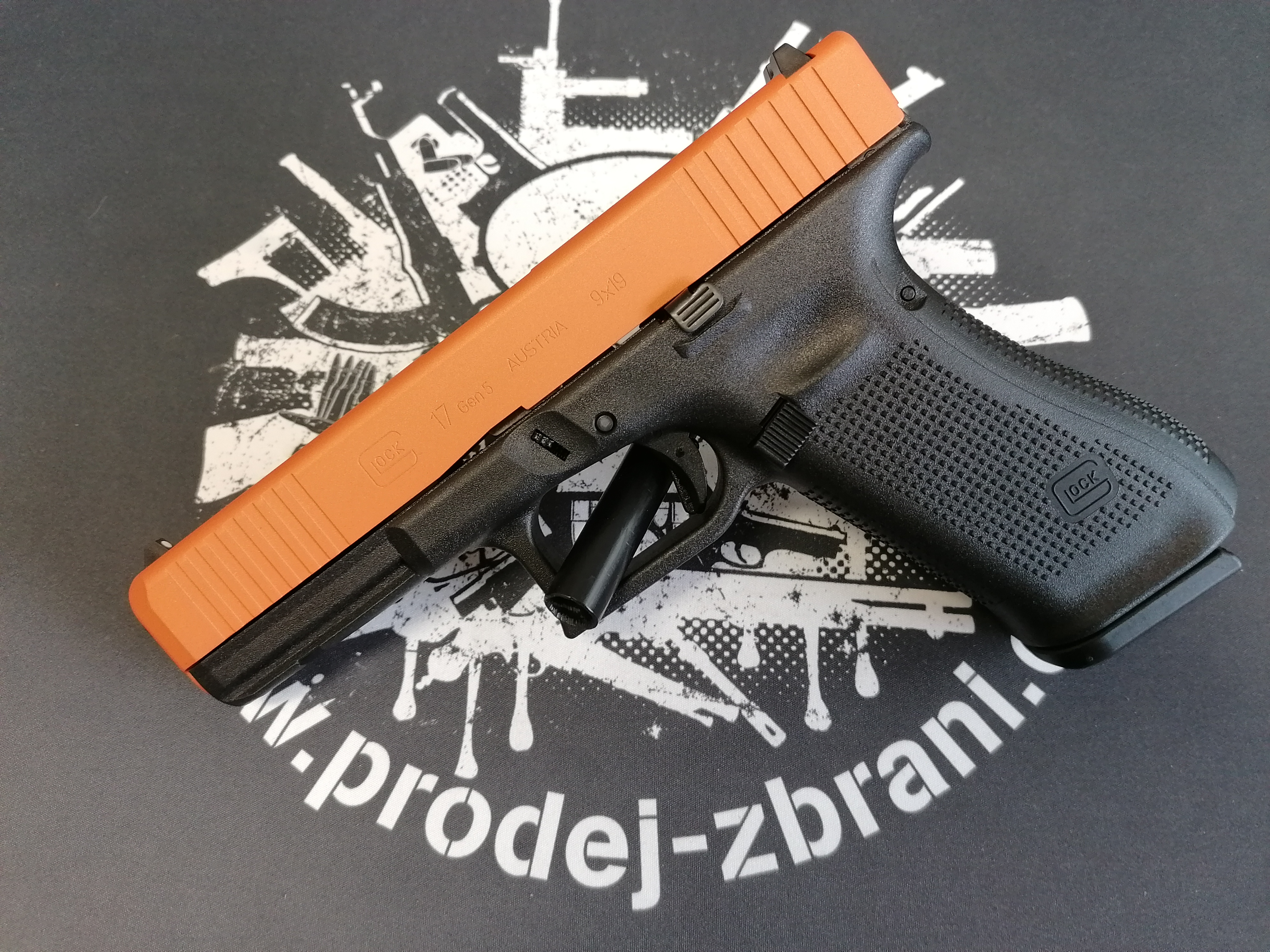 Glock 17 Gen5 CERAKOTE TEQUILA SUNRISE Glock 17 Gen5 CERAKOTE TEQUILA SUNRISE